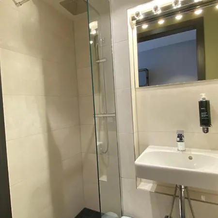 Munich Rooms Hotel מלון