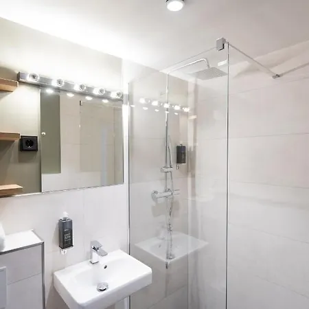 Munich Rooms Hotel 4* ميونيخ