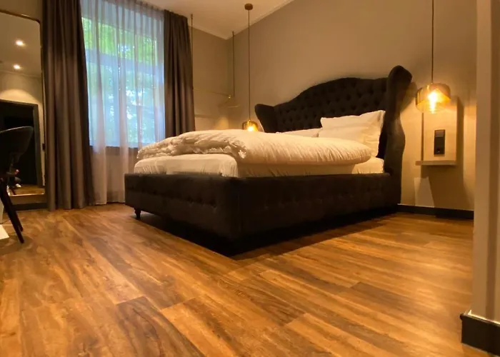 Отель Munich Rooms Hotel Мюнхен