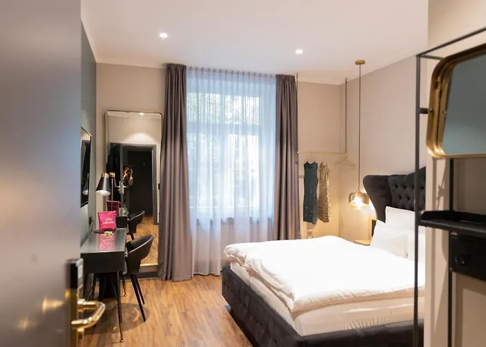 Munich Rooms Hotel Отель Мюнхен
