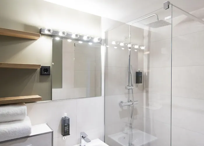 Munich Rooms Hotel ホテル ミュンヘン
